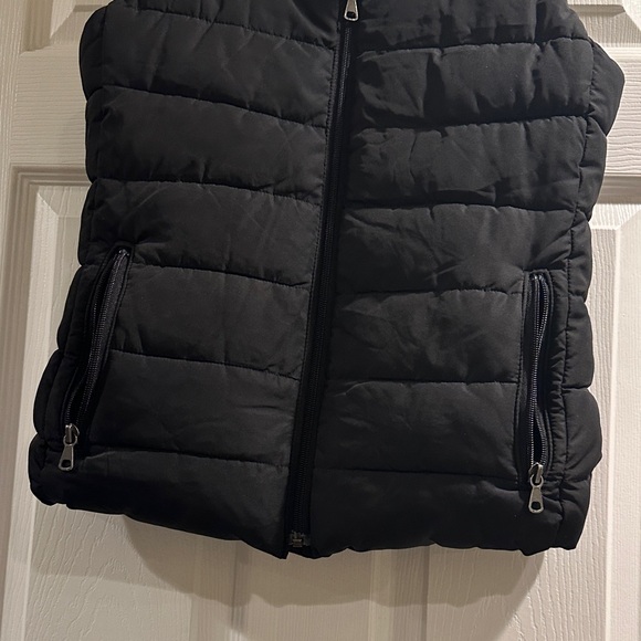 Banana Republic Black Puffer Vest - Picture 5 of 9